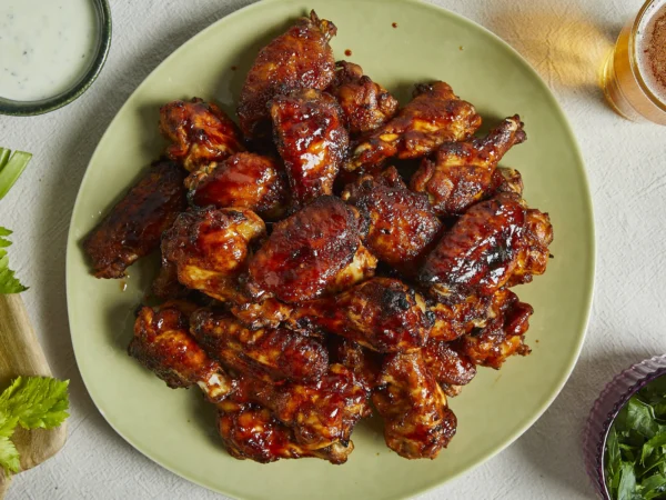 A plate of delicious chicken wings